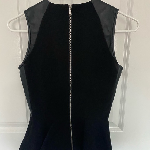 Black leather pendulum top - Picture 2 of 2